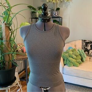 Everlane The Perform Activewear Tank Top, Heathered Charcoal Gray, Size Small